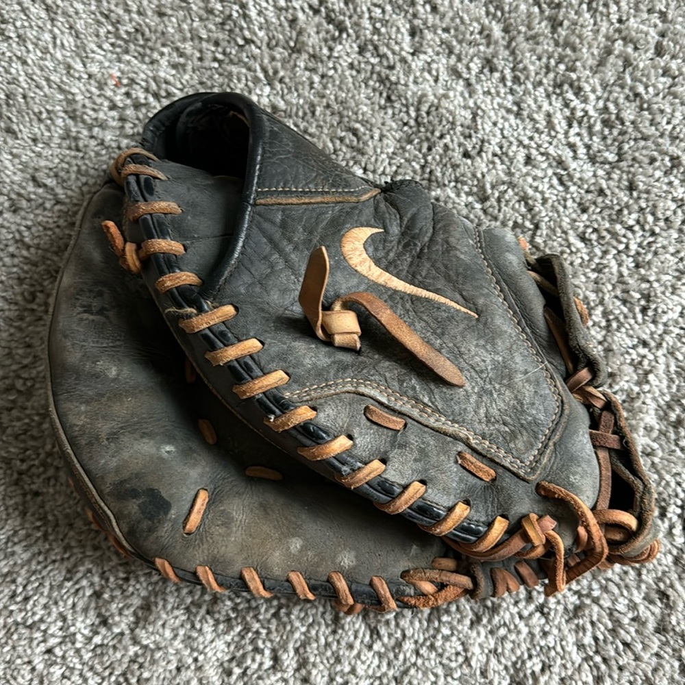 Nike catchers glove